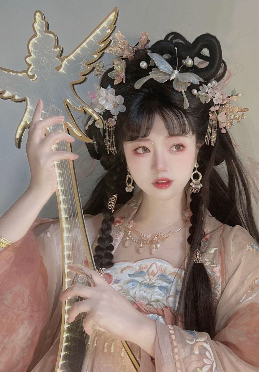 Winter-Autumn Red Hanfu Fashion for Women:The Embrace of Vibrant Tradition Winter-Autumn Red Hanfu Fashion for Women:The Embrace of Vibrant Tradition