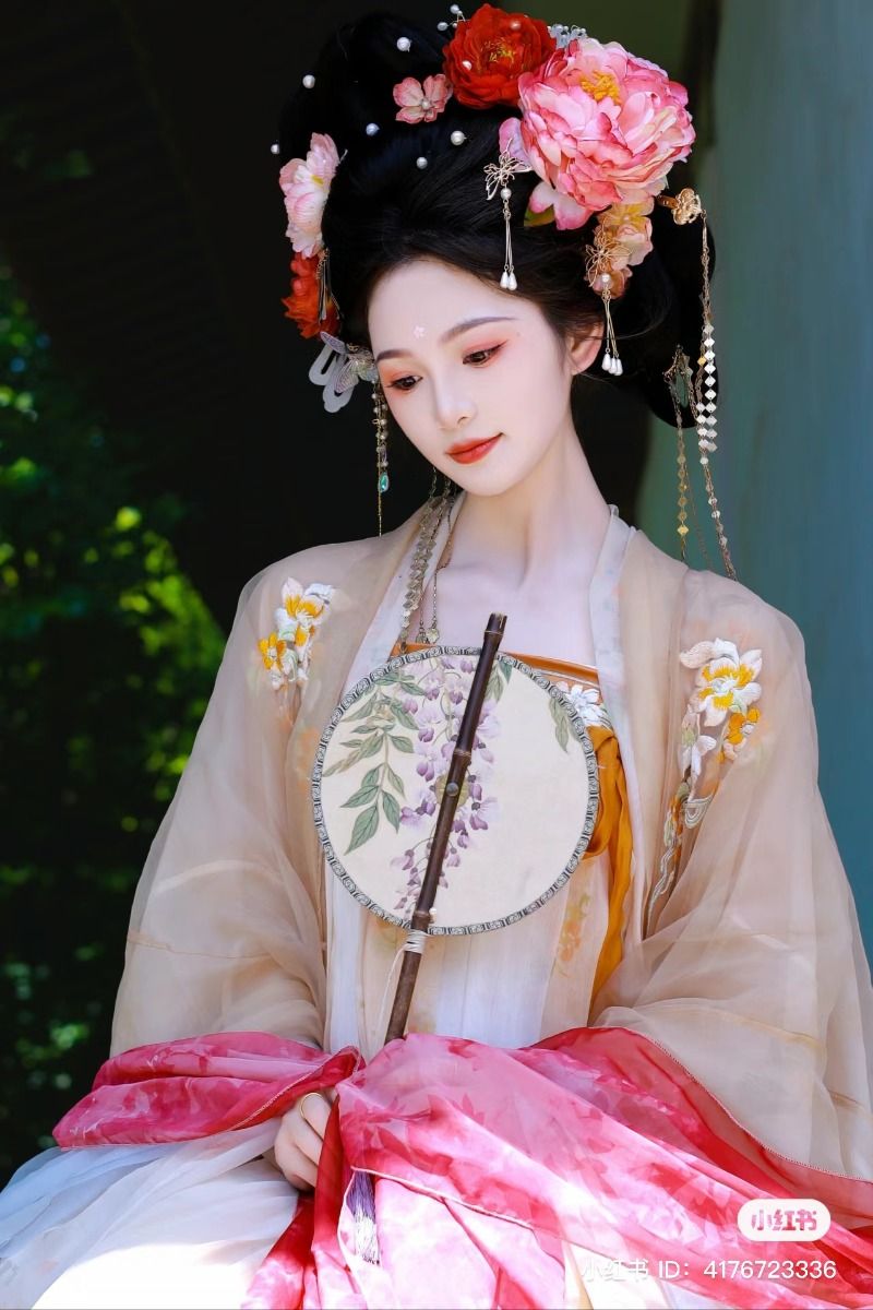 The Ethereal Charm of a Sandy Yellow Horseface Skirt