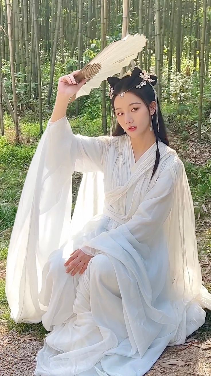 Embracing the Youthful Elegance of Cheongsam:The Modern Girls Guide to Traditional Beauty Embracing the Youthful Elegance of Cheongsam:The Modern Girls Guide to Traditional Beauty