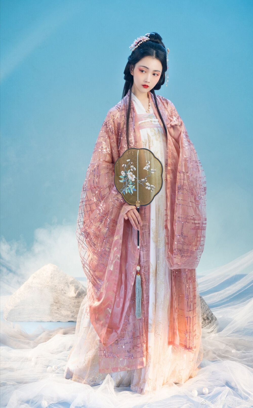 Summer Cheongsam Elegance:The Allure of a Qipao Woman Summer Cheongsam Elegance:The Allure of a Qipao Woman