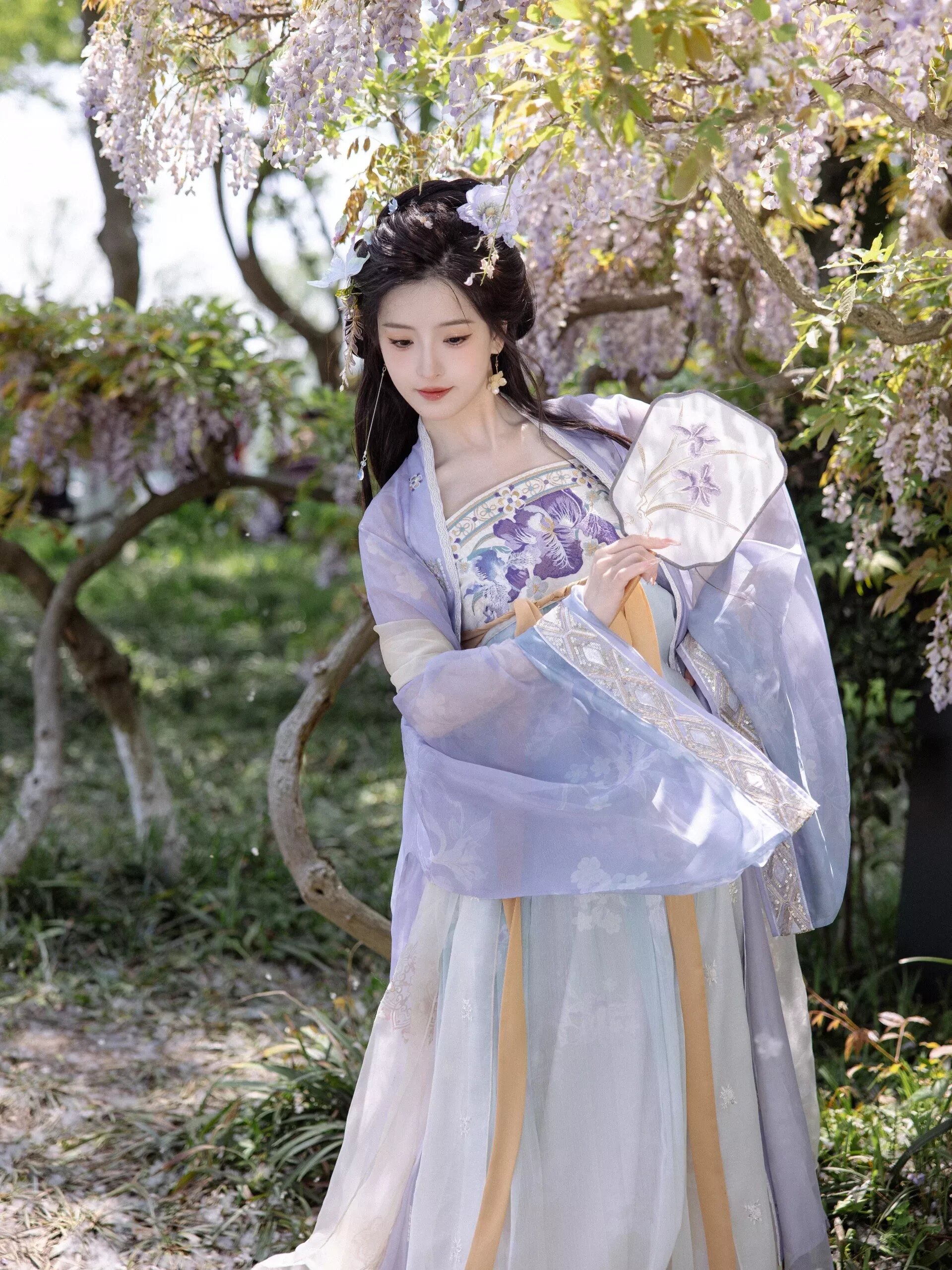 The Evolution of Hanfu Boots:From Traditional Cloth Shoes to Modern Loafers The Evolution of Hanfu Boots:From Traditional Cloth Shoes to Modern Loafers