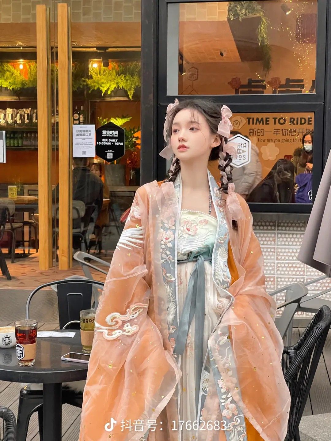 Traditional Tang Suit for Girls Embracing the Heritage in Summer Fashion Traditional Tang Suit for Girls Embracing the Heritage in Summer Fashion