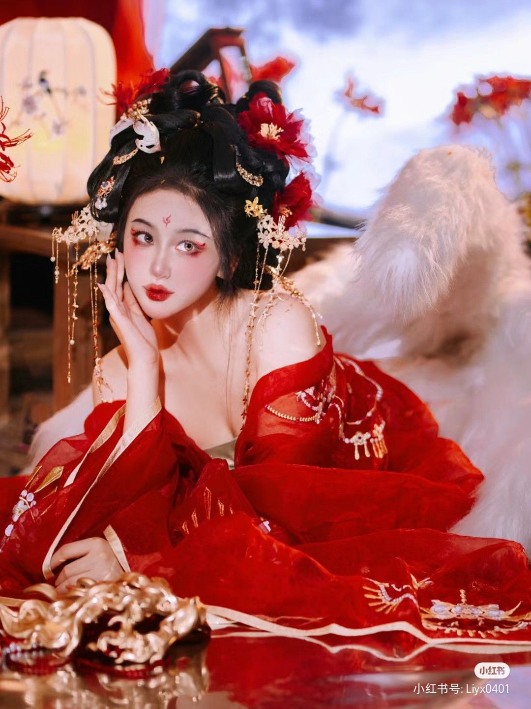 The Quinceañera of a 10-Year-Old in a Cheongsam The Quinceañera of a 10-Year-Old in a Cheongsam