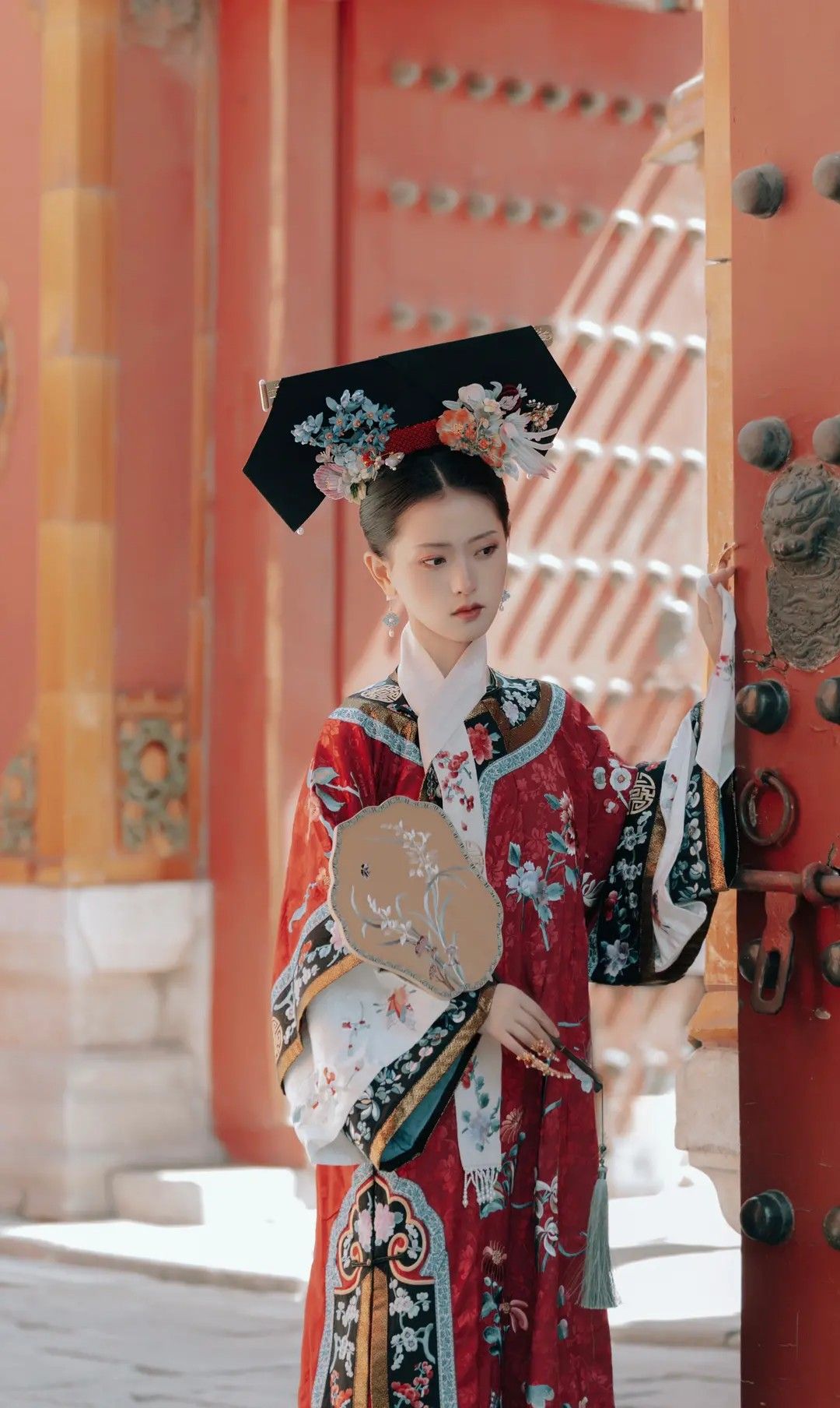 Embracing Traditional Elegance:The New Chinese Cheongsam Two-Piece Set Embracing Traditional Elegance:The New Chinese Cheongsam Two-Piece Set