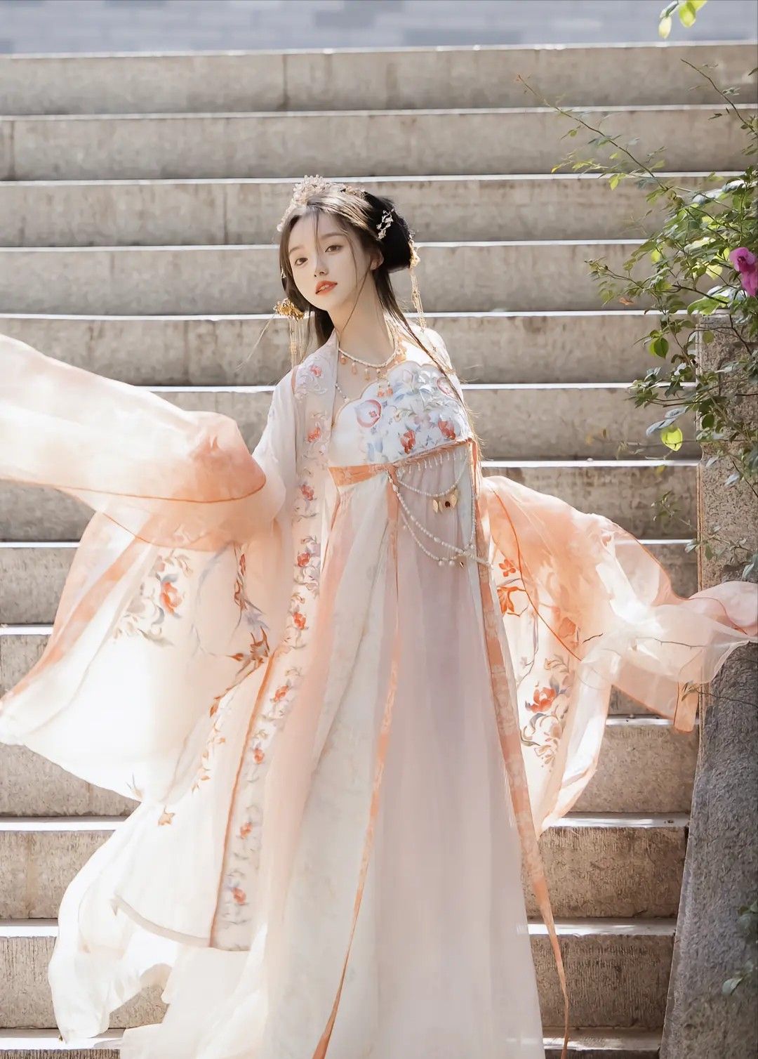 Summer-Friendly Thin Ming-Style Hanfu Clothing for a Comfortable Wear Summer-Friendly Thin Ming-Style Hanfu Clothing for a Comfortable Wear