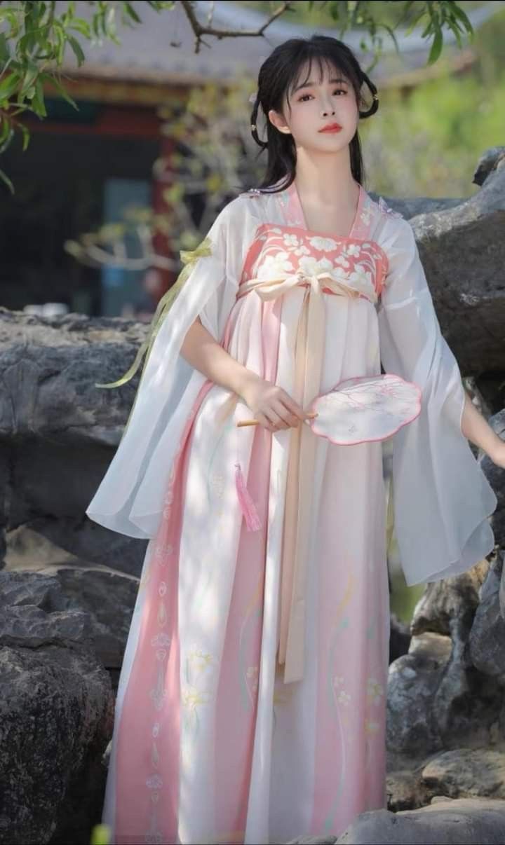 The Rise of 19-Yuan Hanfu Fashion:Exploring the New Trend of Traditional Chinese Clothing The Rise of 19-Yuan Hanfu Fashion:Exploring the New Trend of Traditional Chinese Clothing