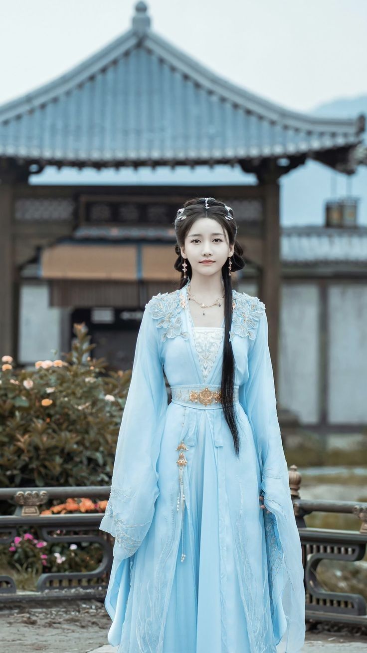 YaoYaos Hanfu Fashion:The Enchantment of Bowknots in Traditional Chinese Attire YaoYaos Hanfu Fashion:The Enchantment of Bowknots in Traditional Chinese Attire