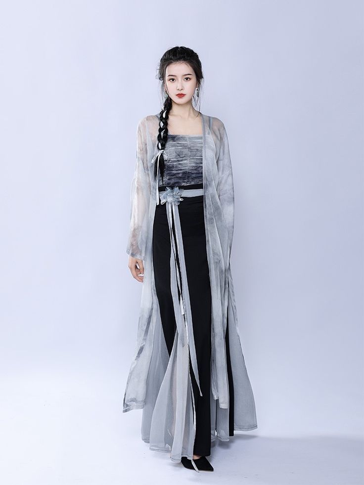 The Elegance of Siting Qipaos Hourglass Silhouette:Embracing the Art of Waist-Narrowing Fashion The Elegance of Siting Qipaos Hourglass Silhouette:Embracing the Art of Waist-Narrowing Fashion