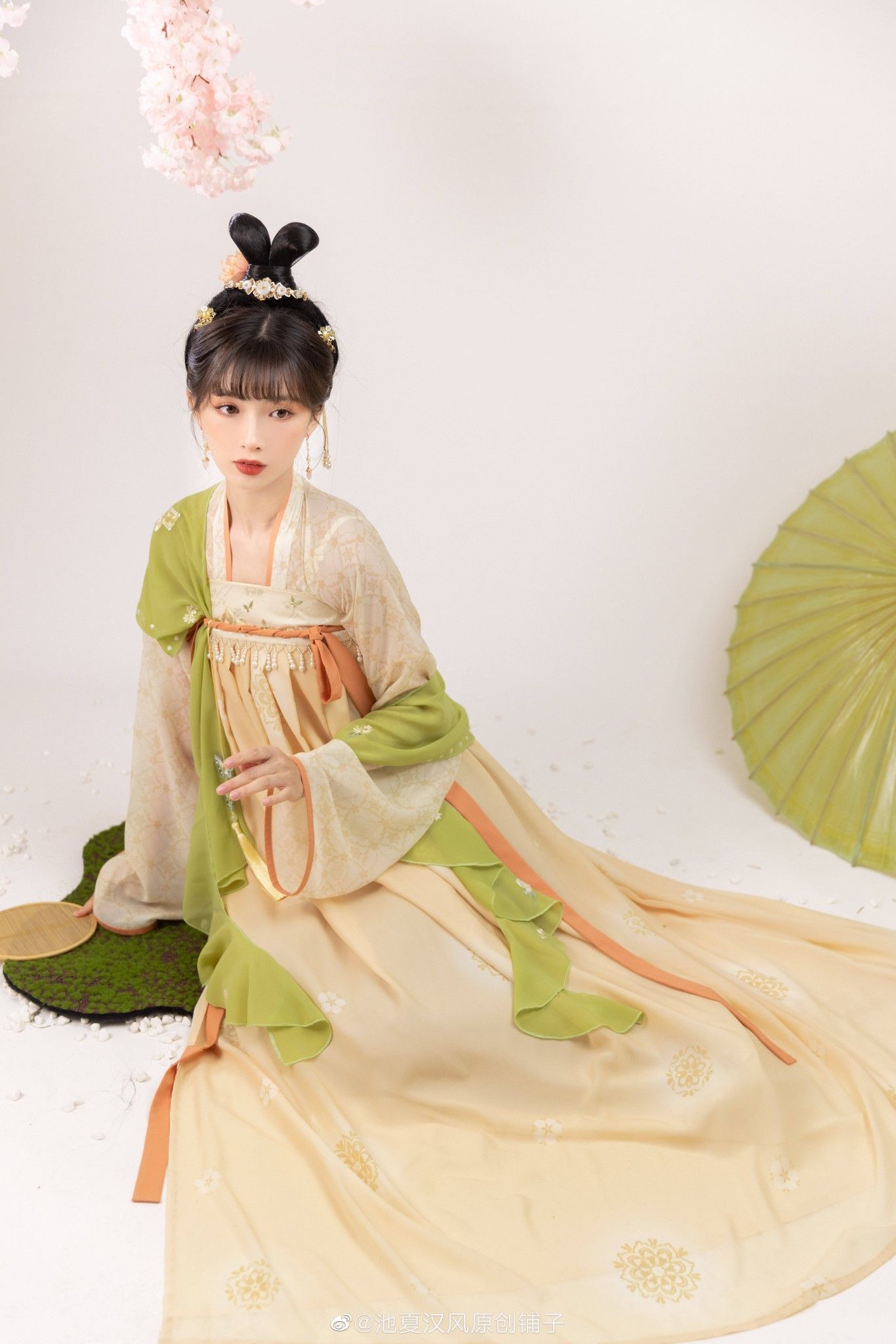 The Story of Hainan Airlines Cheongsam:A Blend of Tradition and Modernity The Story of Hainan Airlines Cheongsam:A Blend of Tradition and Modernity
