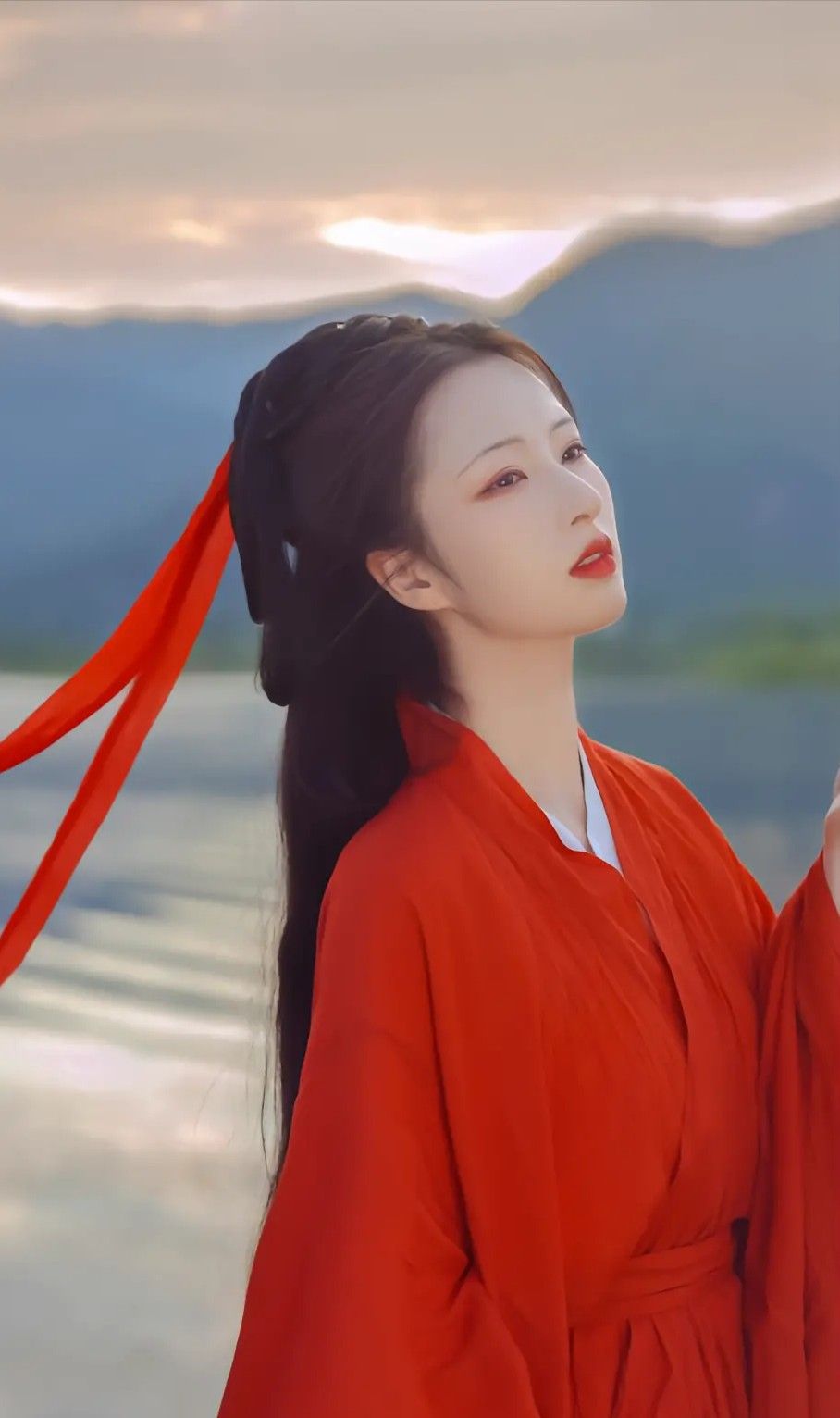 The Revival of Hanfu Fashion:The Elegance of Horseface Skirt and Traditional Shoes The Revival of Hanfu Fashion:The Elegance of Horseface Skirt and Traditional Shoes