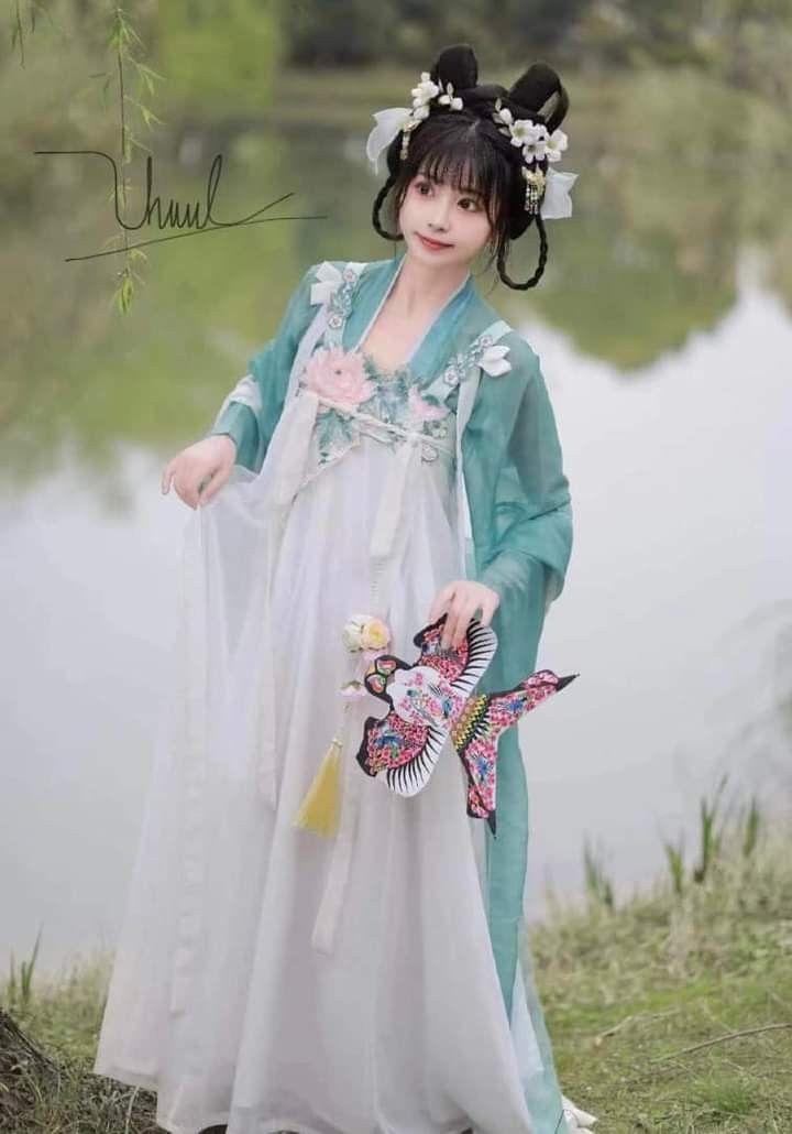 Red Hanfu Costumes for Girl Children in Winter Red Hanfu Costumes for Girl Children in Winter