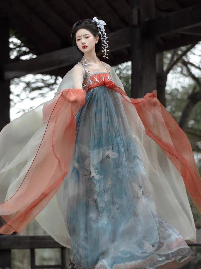 The Elegance of Long Cheongsam Qipao:A Detailed Exploration of its Allure The Elegance of Long Cheongsam Qipao:A Detailed Exploration of its Allure