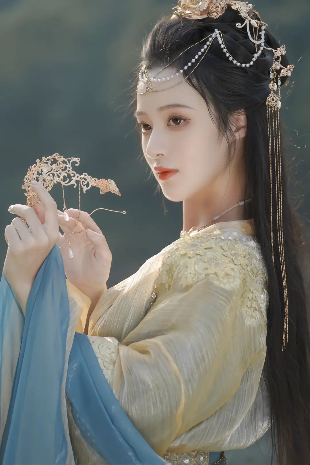Neo-Chinese Style Stacking and Refinement of Cheongsam:A Blend of Tradition and Modernity Neo-Chinese Style Stacking and Refinement of Cheongsam:A Blend of Tradition and Modernity