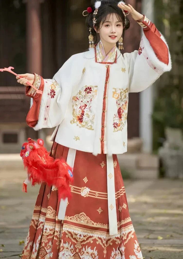 Plus Size Blue and White Porcelain Cheongsam:A Blend of Tradition and Modernity Plus Size Blue and White Porcelain Cheongsam:A Blend of Tradition and Modernity