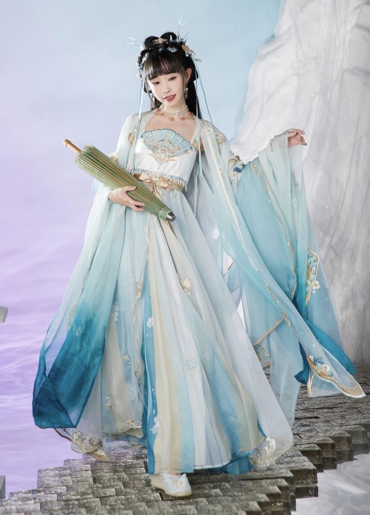 Childrens Hanfu Fashion:The Charm of White Pants Childrens Hanfu Fashion:The Charm of White Pants