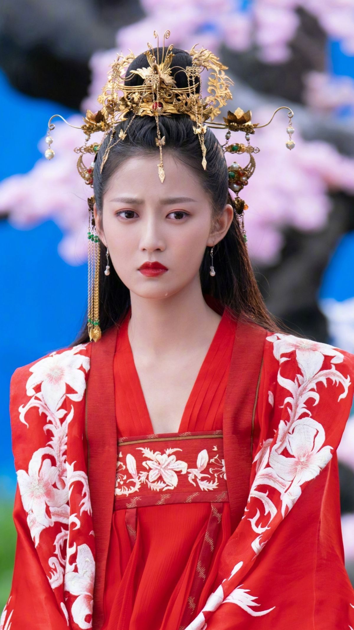 The Ethereal Beauty of Classical Dance in the Context of the Horseface Skirt The Ethereal Beauty of Classical Dance in the Context of the Horseface Skirt