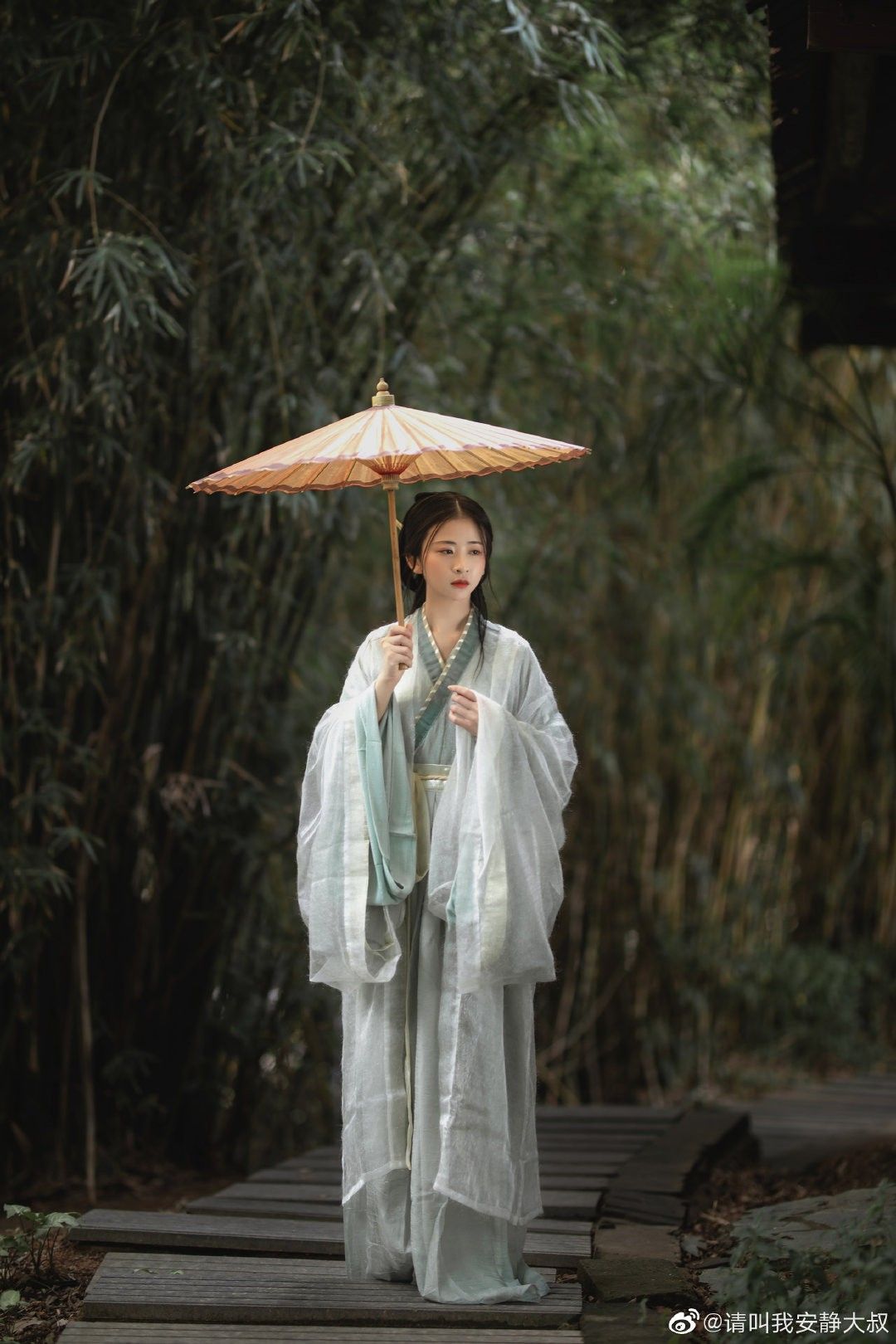 Embracing the Night in a Cheongsam:Unveiling the Enchanting Charm of a Classy Evening Gown Embracing the Night in a Cheongsam:Unveiling the Enchanting Charm of a Classy Evening Gown