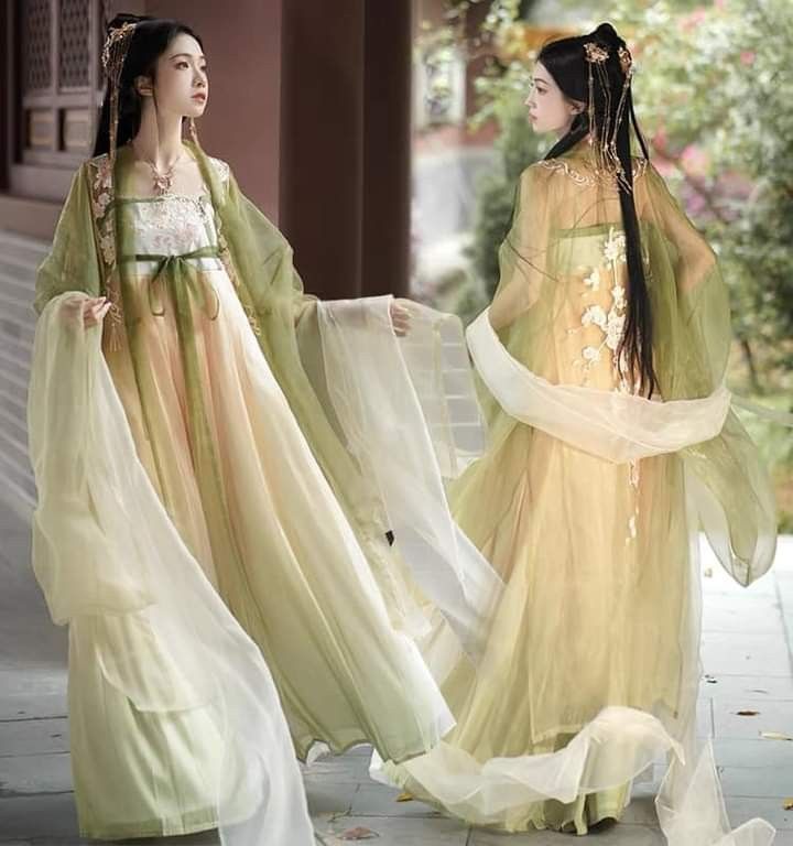 The Enigma of Ming-Style Hanfu:The Dark Side of Traditional Chinese Clothing The Enigma of Ming-Style Hanfu:The Dark Side of Traditional Chinese Clothing