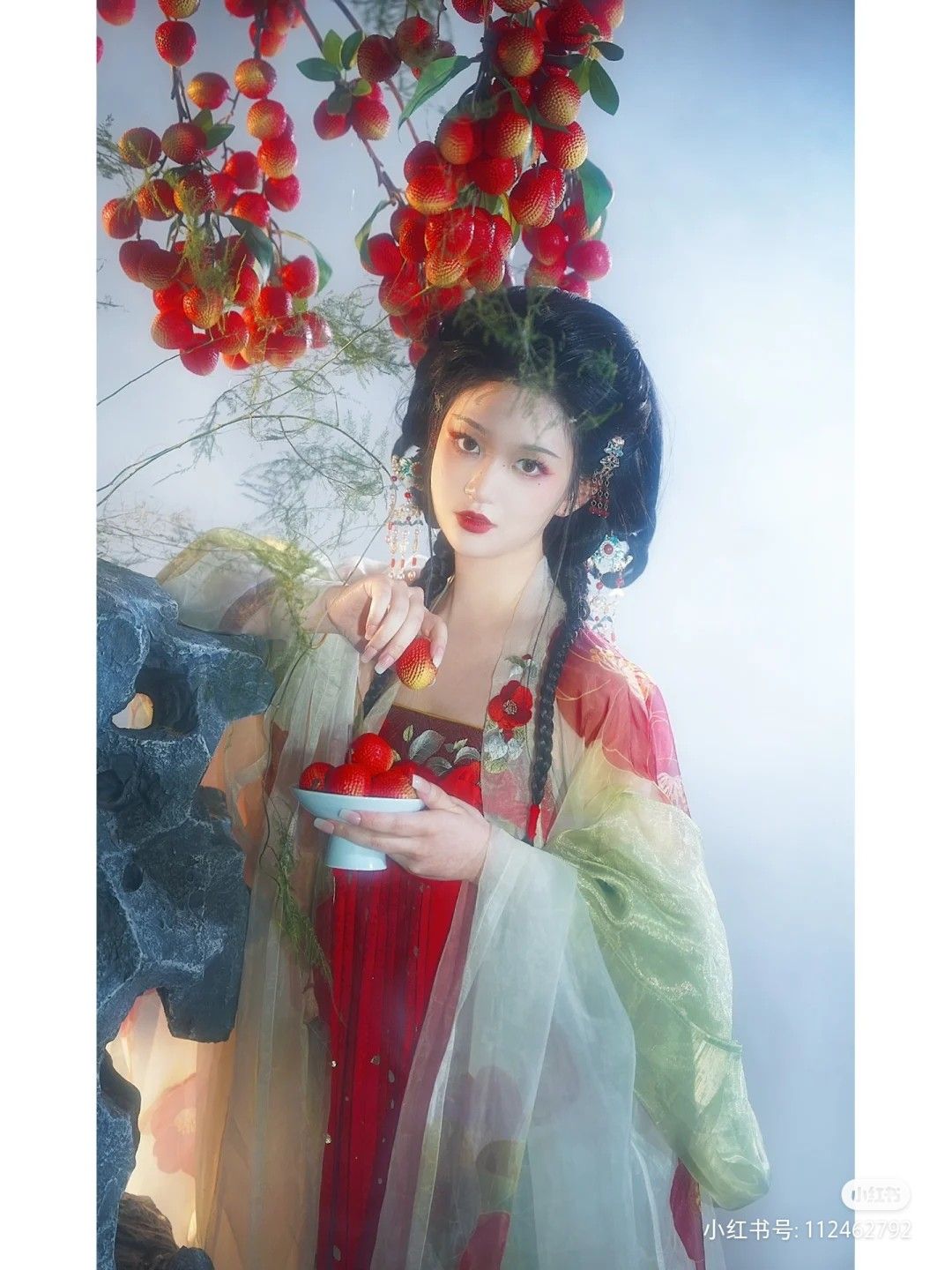 The Rise of the Modern Chinese Brides Cheongsam:The Mianqian Skirts Evolution The Rise of the Modern Chinese Brides Cheongsam:The Mianqian Skirts Evolution