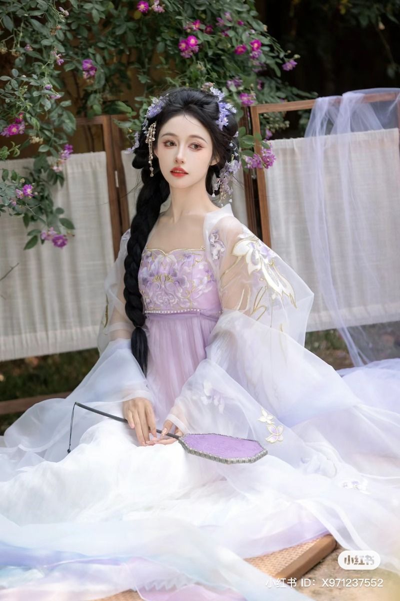 The Enchantment of Traditional Chinese Cheongsam:Su Yus Mid-Length Qipao The Enchantment of Traditional Chinese Cheongsam:Su Yus Mid-Length Qipao