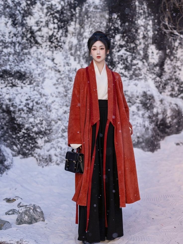 The Revival of Summer Long-袖 Quipao Skirts:A Blend of Tradition and Fashion The Revival of Summer Long-袖 Quipao Skirts:A Blend of Tradition and Fashion