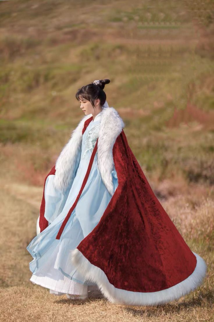 Vibrant Red:The Allure of Hanfu for Young Girls Vibrant Red:The Allure of Hanfu for Young Girls