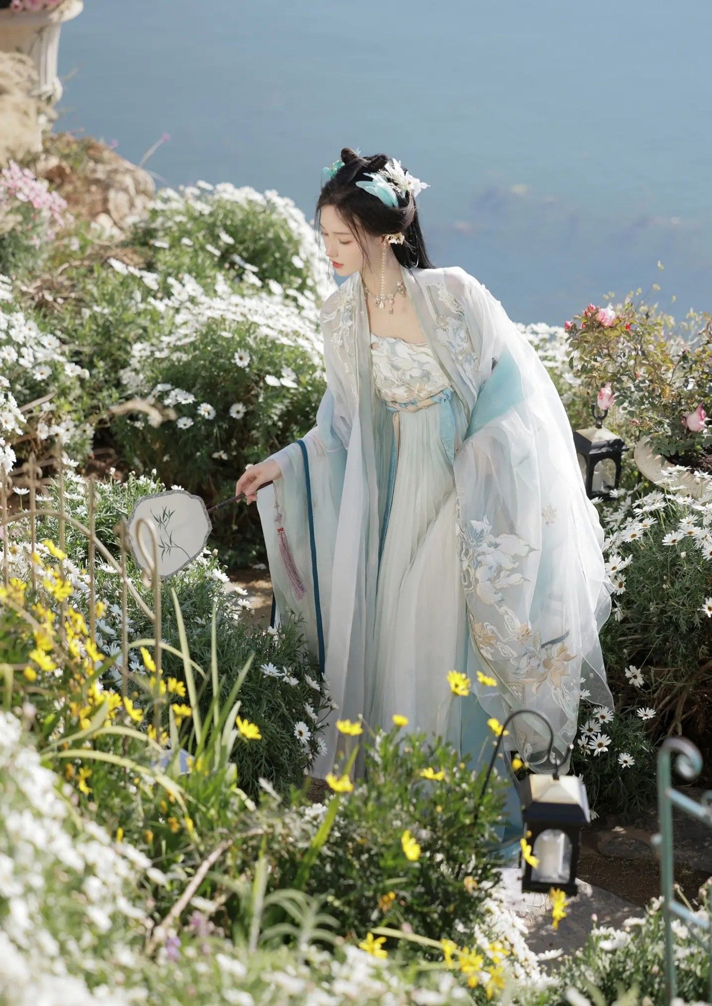 Winter Childrens Cheongsam:A Traditional Style for the Cold Season Winter Childrens Cheongsam:A Traditional Style for the Cold Season