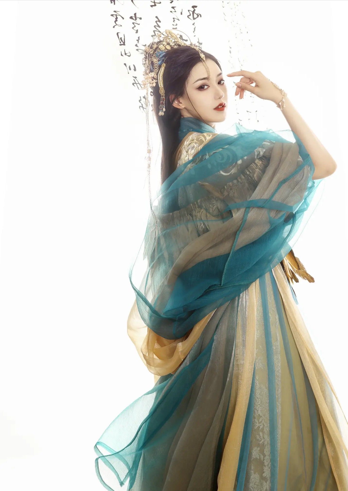 The Versatility of Hanfu Straps:A Guide to Styling Your Hanfu with Adjustable Straps The Versatility of Hanfu Straps:A Guide to Styling Your Hanfu with Adjustable Straps
