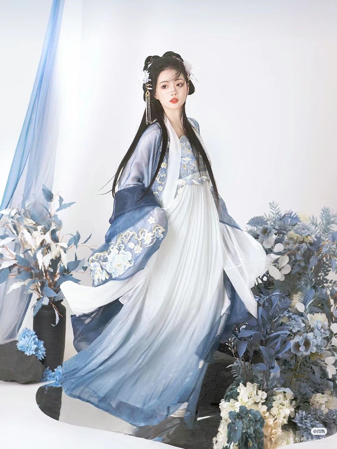 Ethereal New Styles of Traditional Chinese Womens Hanfu Costumes