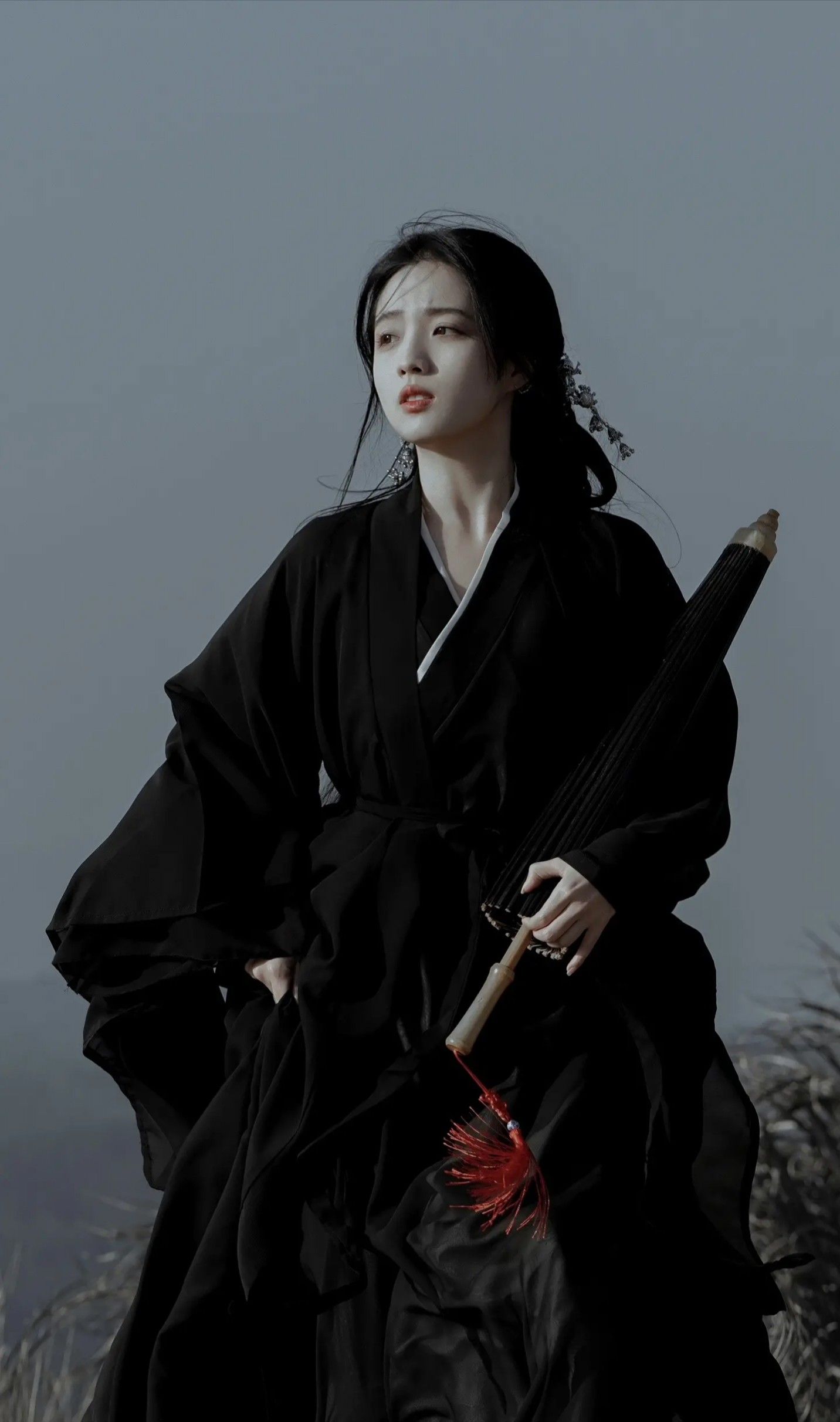 The Journey of a 9-Year-Old Girl into the World of Hanfu Fashion The Journey of a 9-Year-Old Girl into the World of Hanfu Fashion