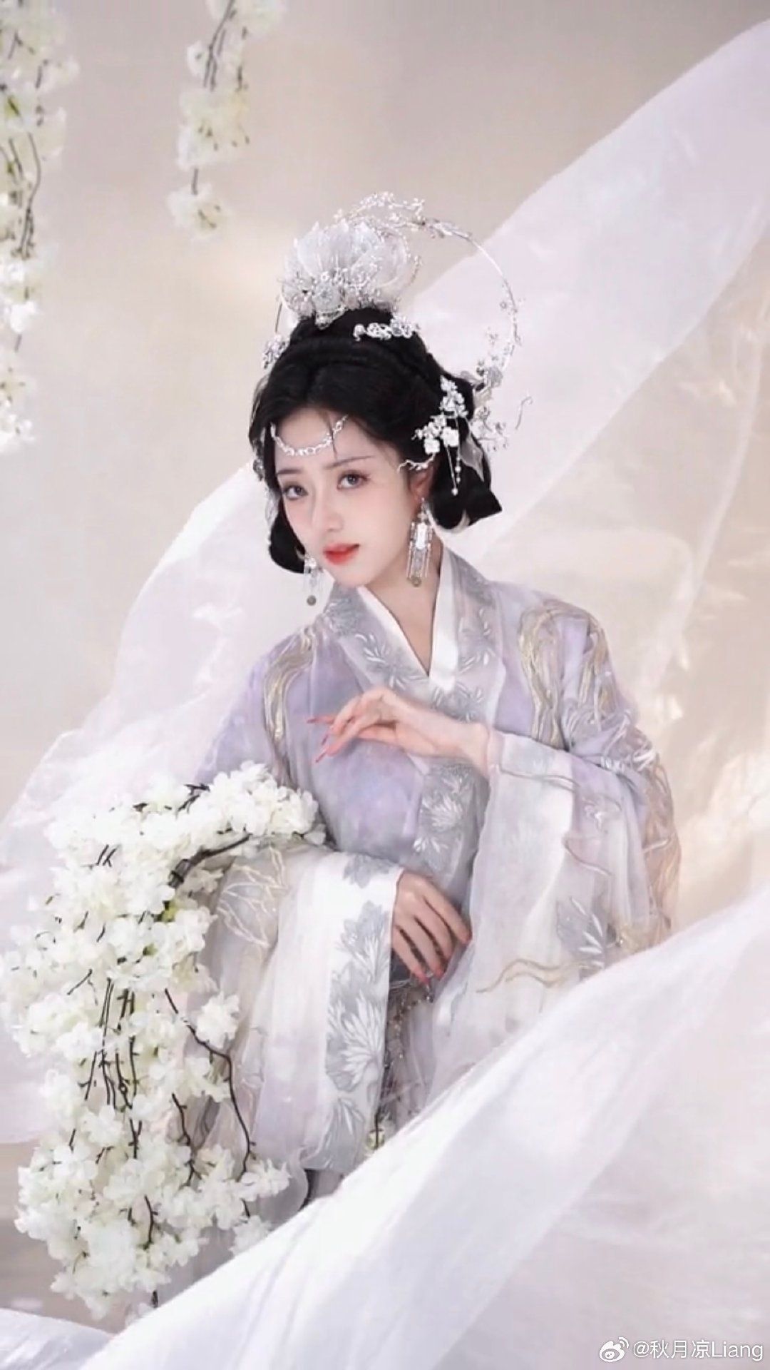 Children in Hanfu:Embracing the Essence of Traditional Chinese Fashion Children in Hanfu:Embracing the Essence of Traditional Chinese Fashion
