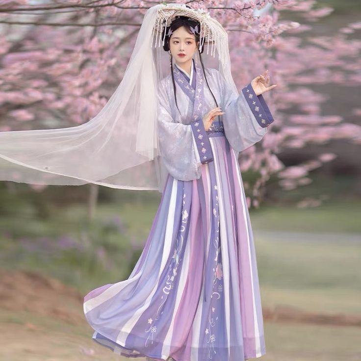 The Complete Guide to Traditional Chinese Hanfu:A Journey into the World of Cross-Collared Hanfu The Complete Guide to Traditional Chinese Hanfu:A Journey into the World of Cross-Collared Hanfu