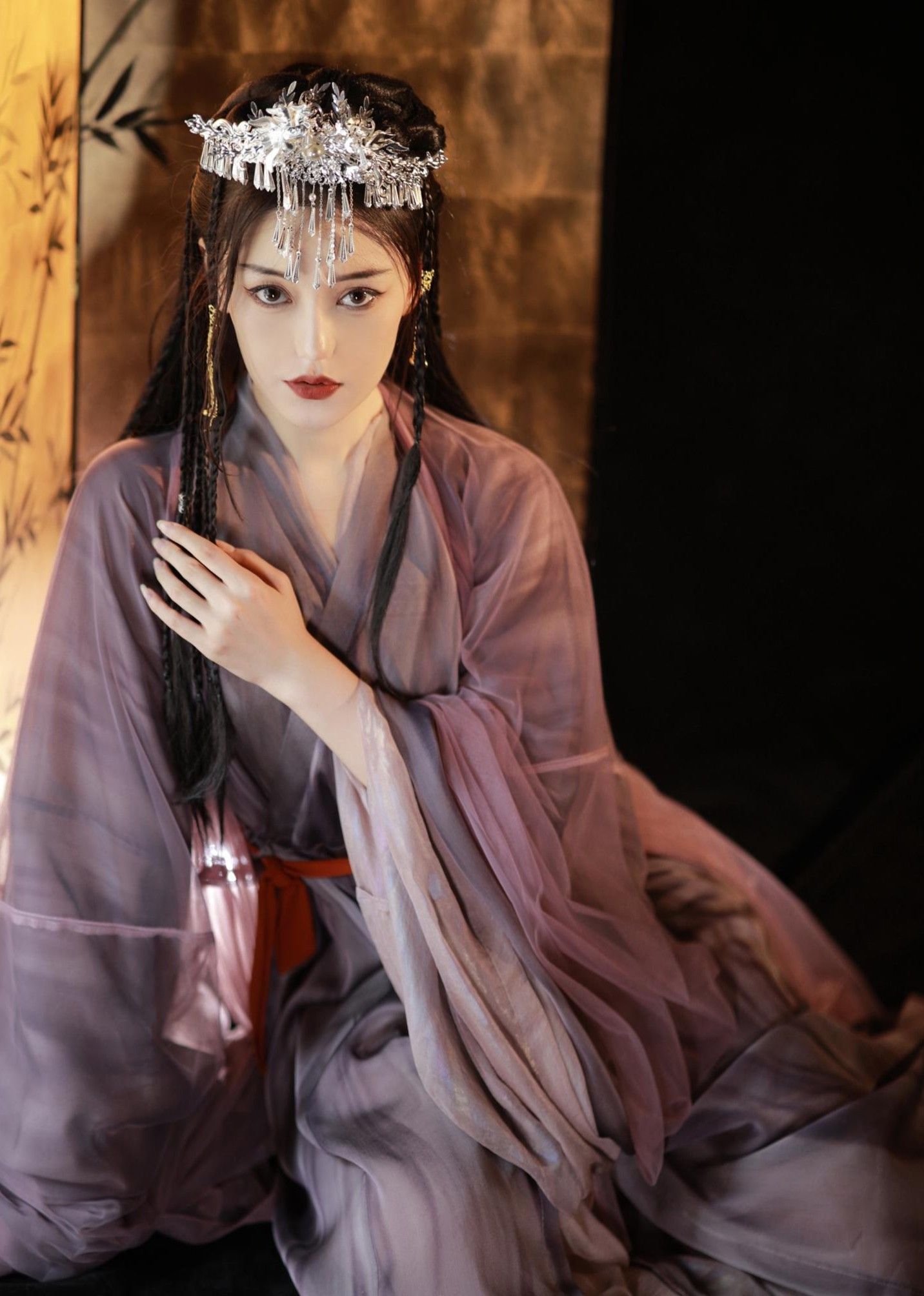 The Splendor of Song-Style Hanfu for Chinese Women:A Blend of Tradition and Modernity The Splendor of Song-Style Hanfu for Chinese Women:A Blend of Tradition and Modernity