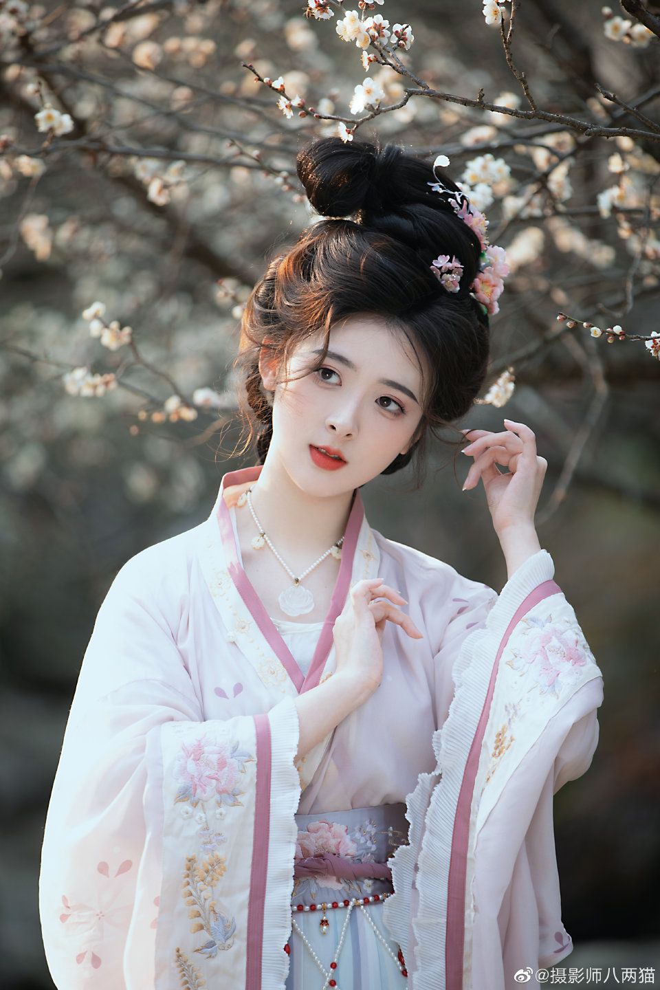 Original Red Hanfu Qixiong Fashion:Embracing Traditional Elegance Original Red Hanfu Qixiong Fashion:Embracing Traditional Elegance