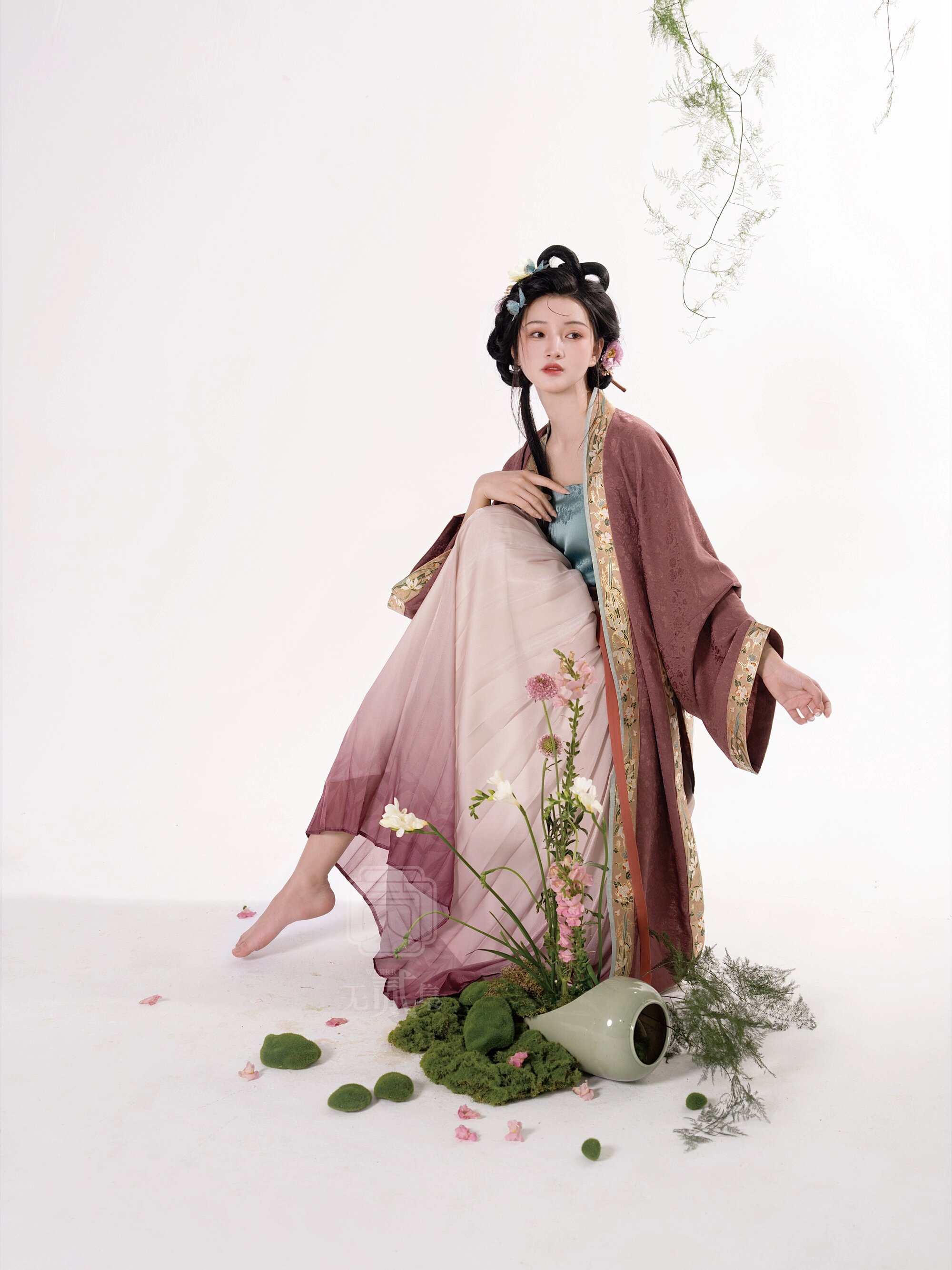The Ethereal Charm of Golden Yellow Hanfu Straps:A Journey into Traditional Chinese Elegance The Ethereal Charm of Golden Yellow Hanfu Straps:A Journey into Traditional Chinese Elegance