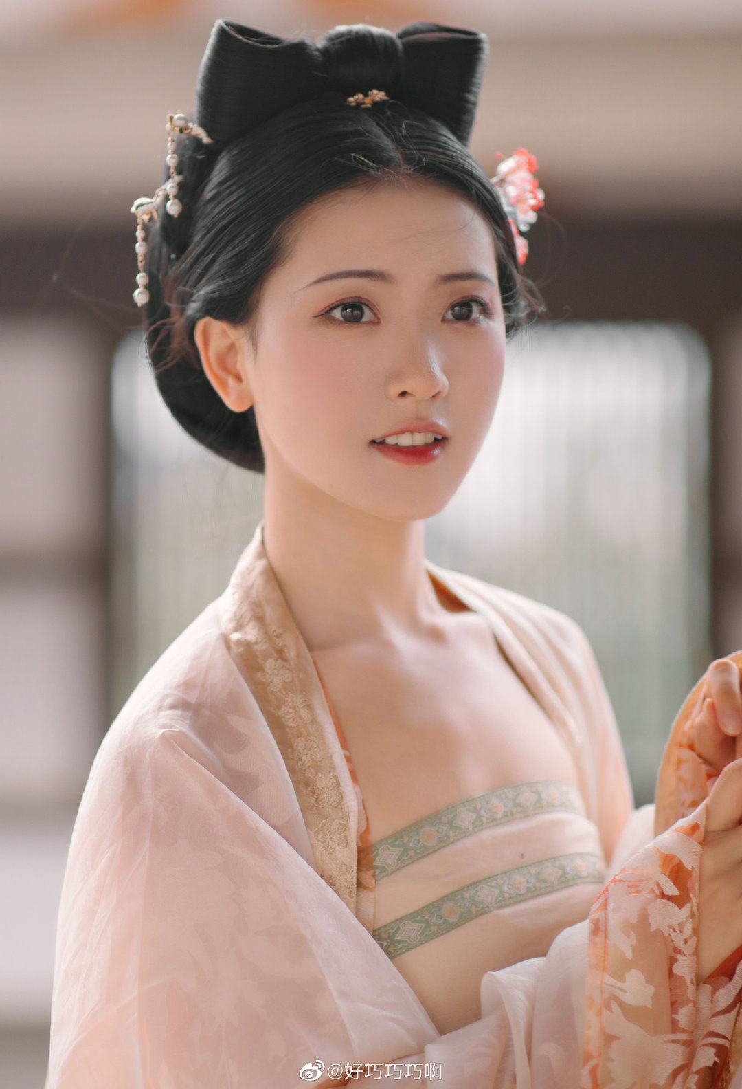 Embracing Traditional Elegance:The Tang-Style Cheongsam Dress for a 50-Year-Old Woman Embracing Traditional Elegance:The Tang-Style Cheongsam Dress for a 50-Year-Old Woman