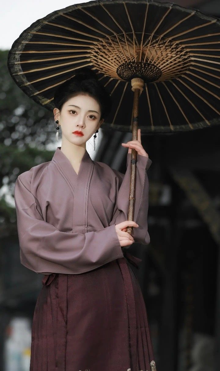 Reimagining Traditional Hanfu for Modern Girls:The Evolution of Hanfu-Inspired Childrens Fashion Reimagining Traditional Hanfu for Modern Girls:The Evolution of Hanfu-Inspired Childrens Fashion