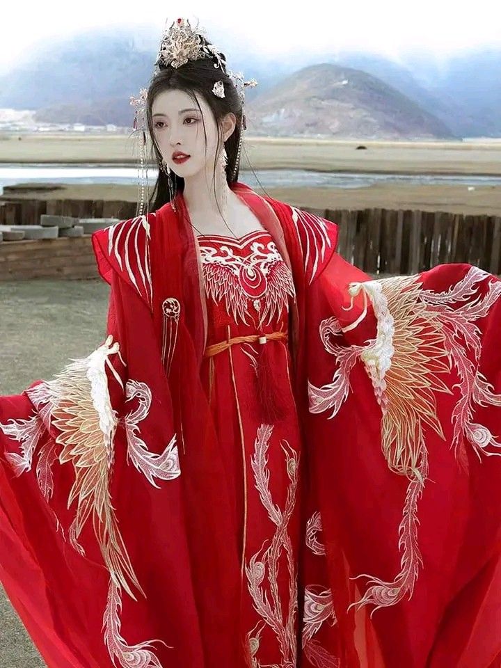 The Enchanting Beauty of Flower Goddesses in Traditional Chinese Hanfu Costumes The Enchanting Beauty of Flower Goddesses in Traditional Chinese Hanfu Costumes