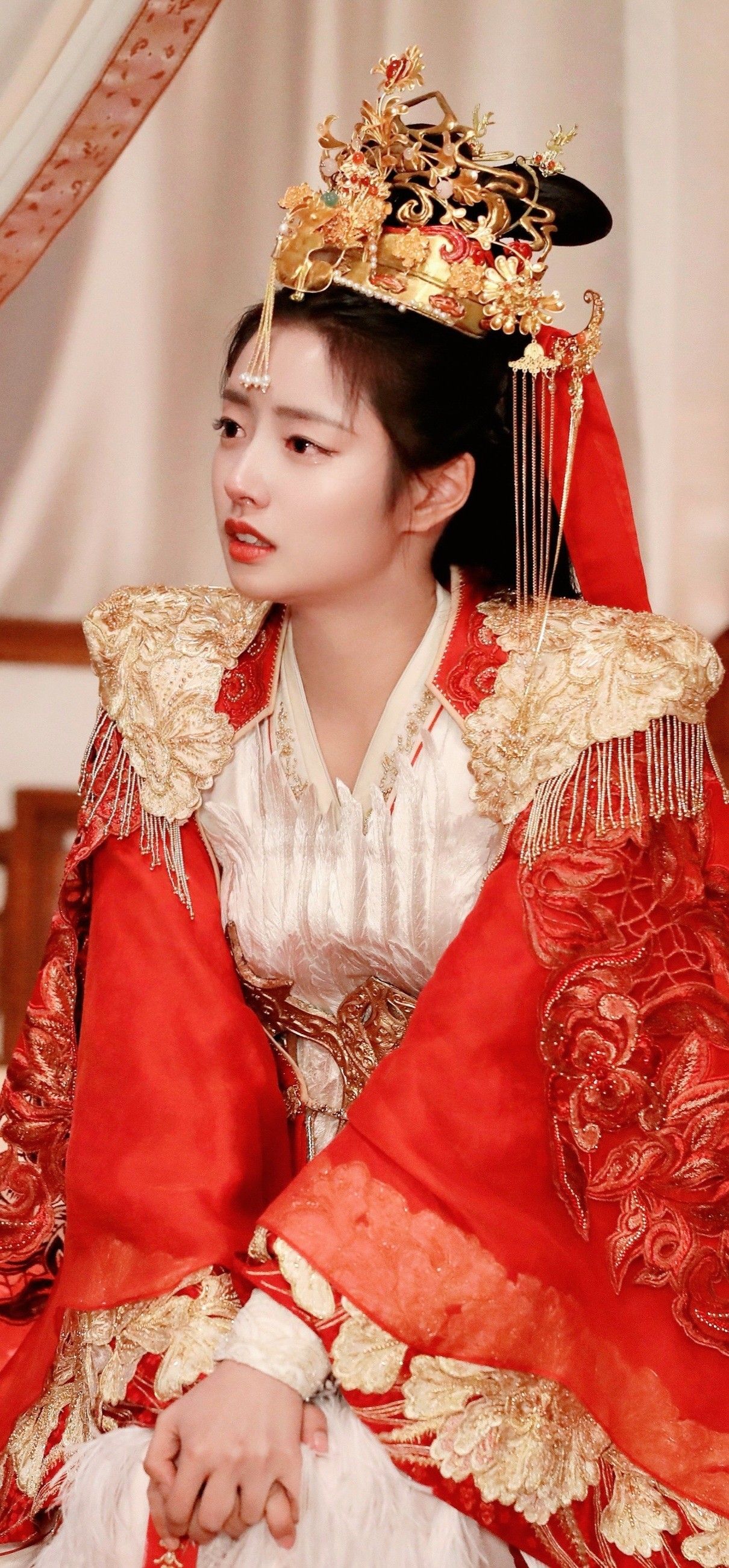 Ethnic Embroidered Cheongsam:A Symbol of Cultural Splendor Ethnic Embroidered Cheongsam:A Symbol of Cultural Splendor
