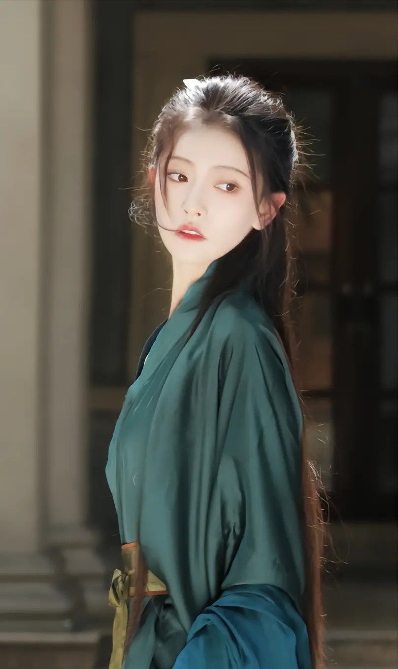The Orange Hanfu Jacket:A Blend of Tradition and Vibrancy