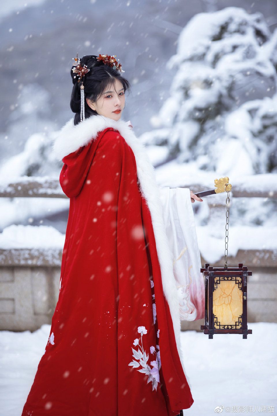 The Evolution of Traditional Chinese Hanfu Clothing:Embracing the纽扣(Button)Art The Evolution of Traditional Chinese Hanfu Clothing:Embracing the纽扣(Button)Art