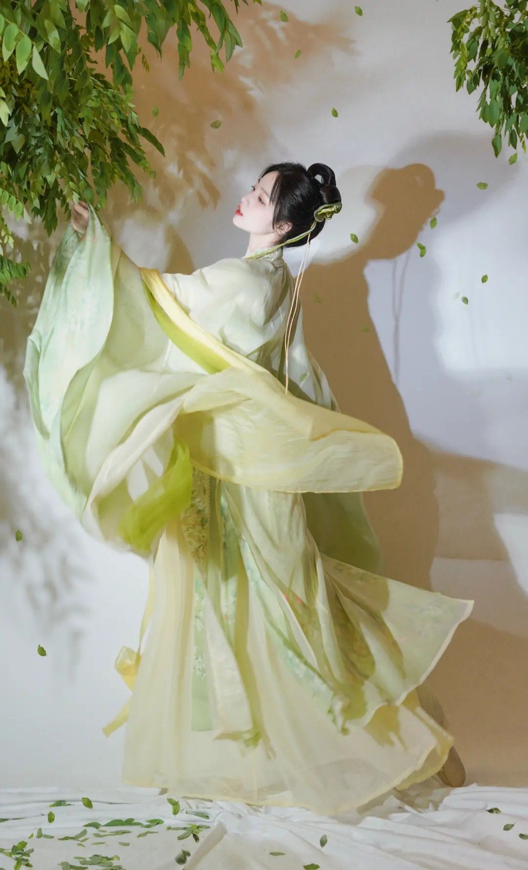 Elegant Mini-Sized Womens Traditional Chinese Dress:The Charm of Ancient Style Hanfu Long Skirts Elegant Mini-Sized Womens Traditional Chinese Dress:The Charm of Ancient Style Hanfu Long Skirts