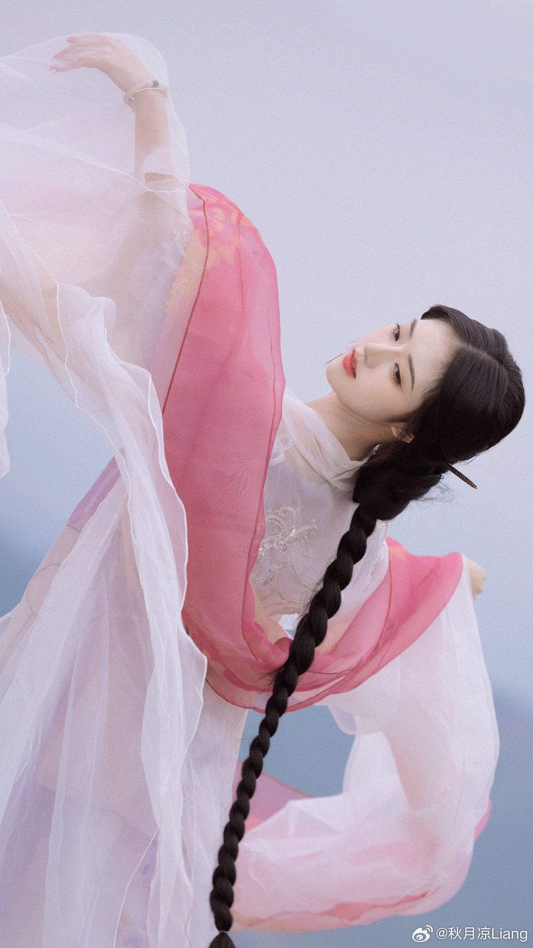 Qipao Fashion:A Blend of Traditional Chinese and Modern Student Style in the Republic Era Qipao Fashion:A Blend of Traditional Chinese and Modern Student Style in the Republic Era