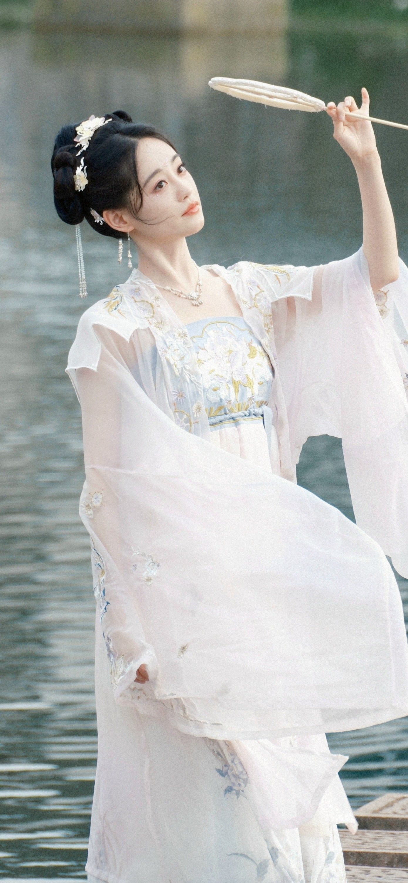 Embracing the Elegance of Cheongsam and High Heels:A Journey into Wide-footed Fashion