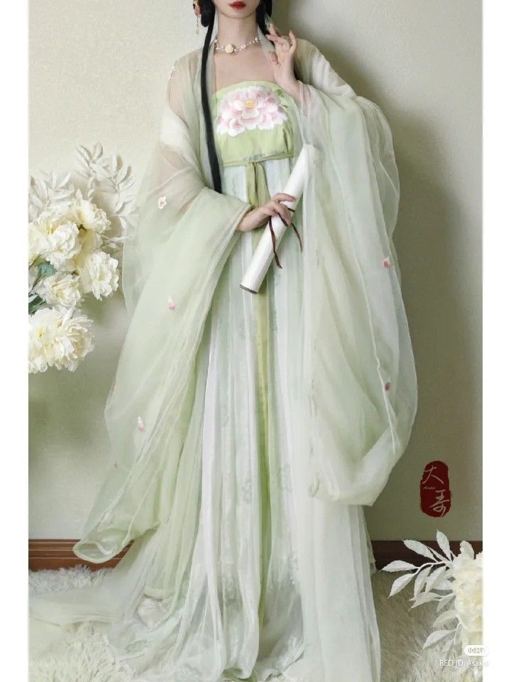 Green Hanfu Fashion:Exploring the Allure of 12-Year-Old Green-Themed Hanfu Costumes Green Hanfu Fashion:Exploring the Allure of 12-Year-Old Green-Themed Hanfu Costumes