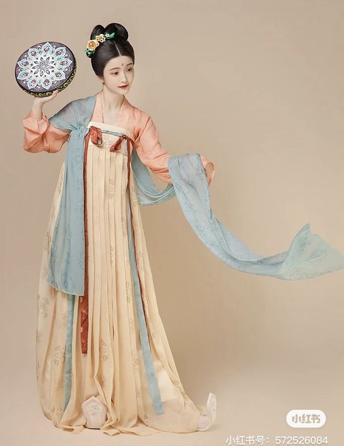 Childrens Qiao Ren Lei Hanfu Costume:The Authentic Version