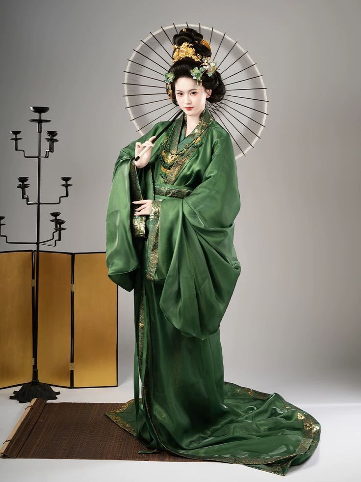 Embracing the New Chinese Chic:The Elegant Summer of Qipao Women Embracing the New Chinese Chic:The Elegant Summer of Qipao Women