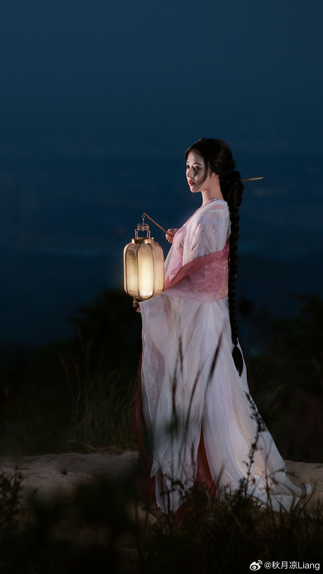 Embroidered Soft-Soled Hanfu Shoes:A Glimpse into Traditional Chinese Footwear Artistry Embroidered Soft-Soled Hanfu Shoes:A Glimpse into Traditional Chinese Footwear Artistry
