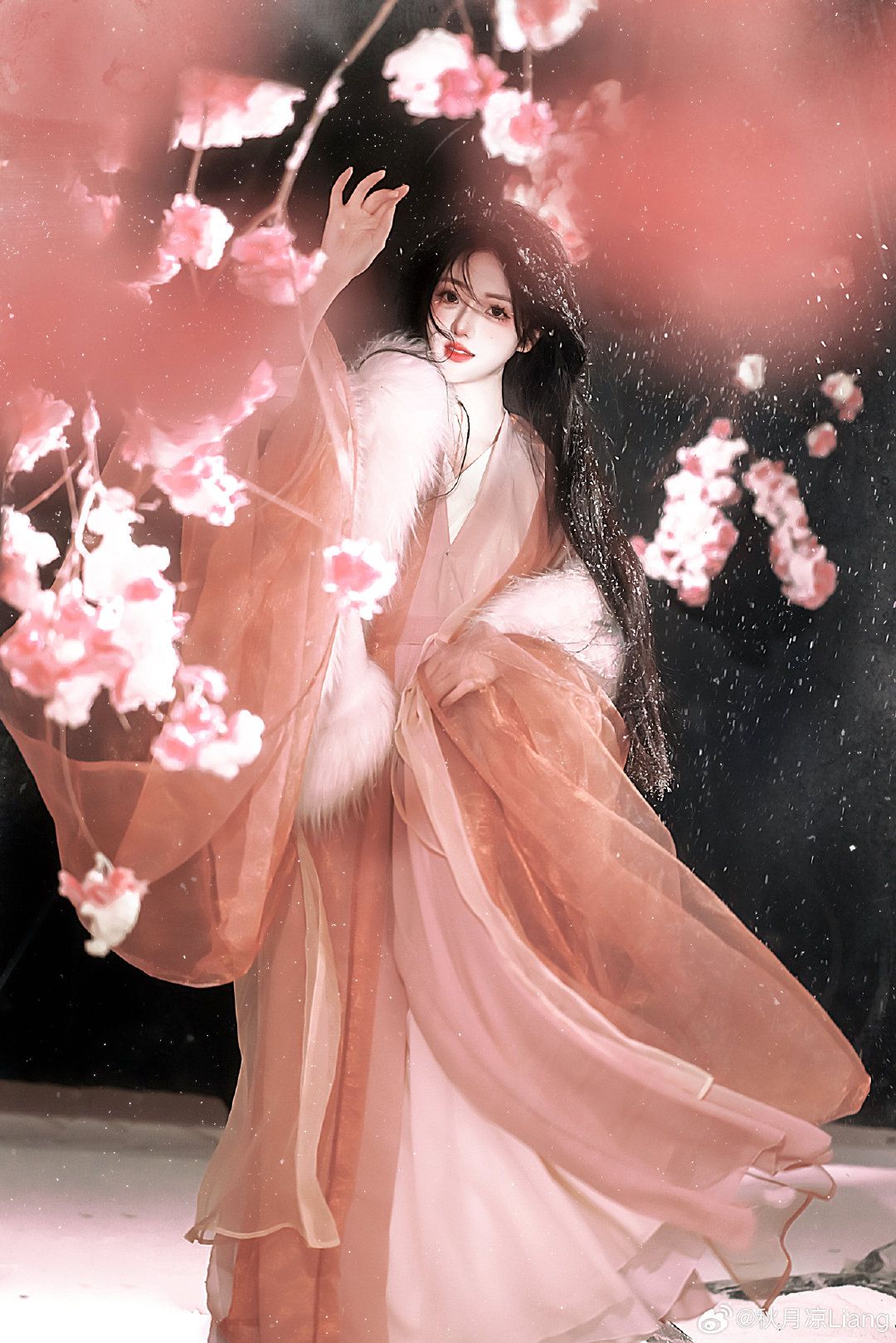 The Unique Style of an Aquarius Hanfu Woman The Unique Style of an Aquarius Hanfu Woman