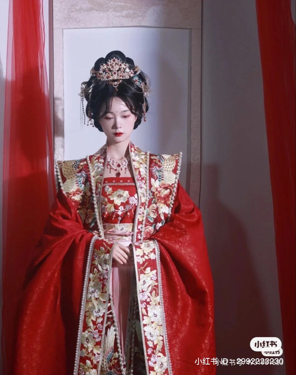 Ethereal Elegance of Hanfu-Inspired Girls Fashion:A Journey into the World of Fairy-Like Grandeur Ethereal Elegance of Hanfu-Inspired Girls Fashion:A Journey into the World of Fairy-Like Grandeur